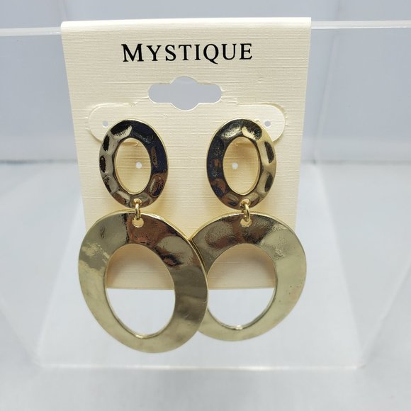 Mystique gold metal hammered double hoop earring - Picture 3 of 5